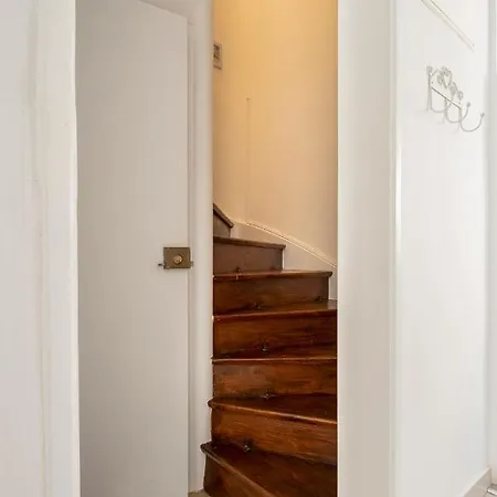 Grandmas House * נאזרה